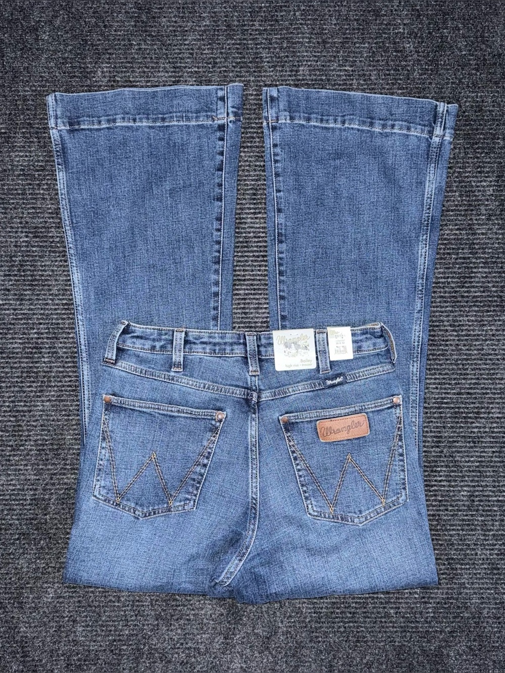 Wrangler NWT Women’s Retro Bailey High Rise Trouser Dark Jeans Sz 30x32 Western